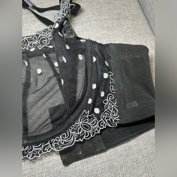 Cacique Black Sheer Lace Underwire Bra with White Embroidery - Picture 3 of 6
